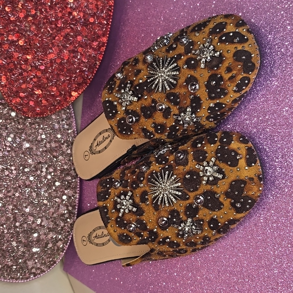Atalina ❤️NWT❤️ Leopard Sparkly Studded & Embellished Size 7 Mules!❤️❤️❤️